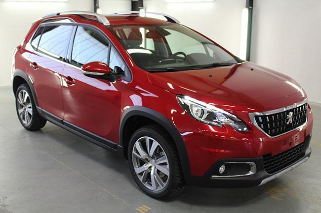 Peugeot 2008 Allure 1.2 Puretech 110cv photo Peugeot 2008 Allure 1.2 Puretech 110cv