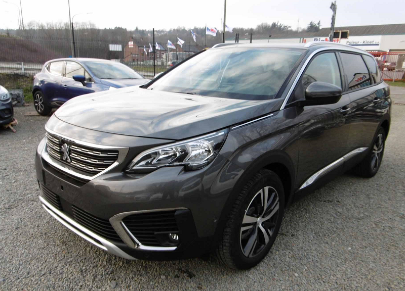 Peugeot 5008 Allure 1.2 Puretech 130cv photo Peugeot 5008 Allure 1.2 Puretech 130cv