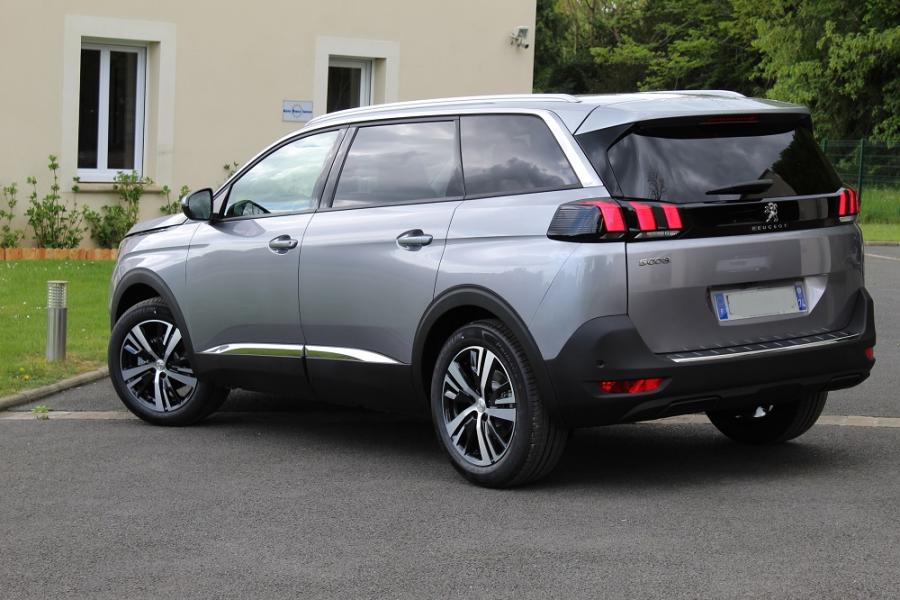 Peugeot 5008 Allure 1.2 Puretech 130cv EAT8 photo Peugeot 5008 Allure 1.2 Puretech 130cv EAT8