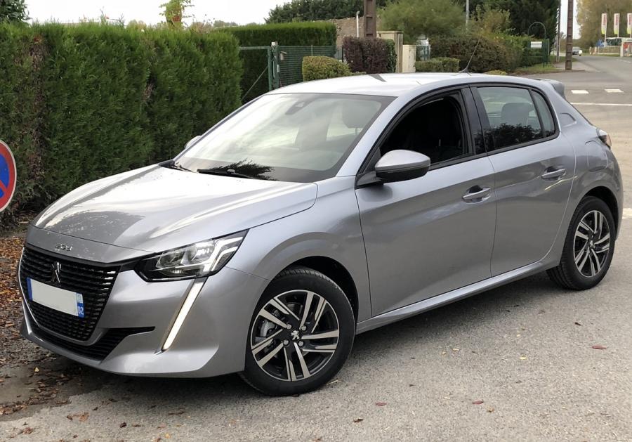 Peugeot 208 Allure Puretech 100cv photo Peugeot 208 Allure Puretech 100cv