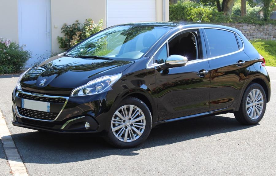 Peugeot 208 Allure 1.2 Puretech 110cv photo Peugeot 208 Allure 1.2 Puretech 110cv