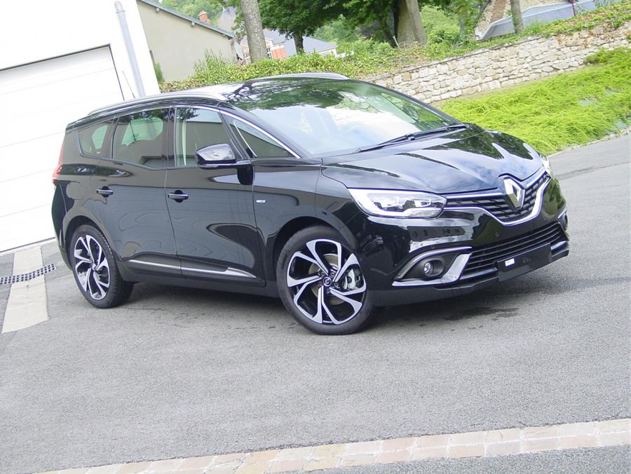 Renault Grand Scenic Bose 1.7 Blue Dci 150cv EDC photo Renault Grand Scenic Bose 1.7 Blue Dci 150cv EDC